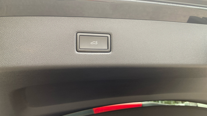 Ford Explorer 210kW Premium 79kWh 5dr Auto Electric Estate - Image 33